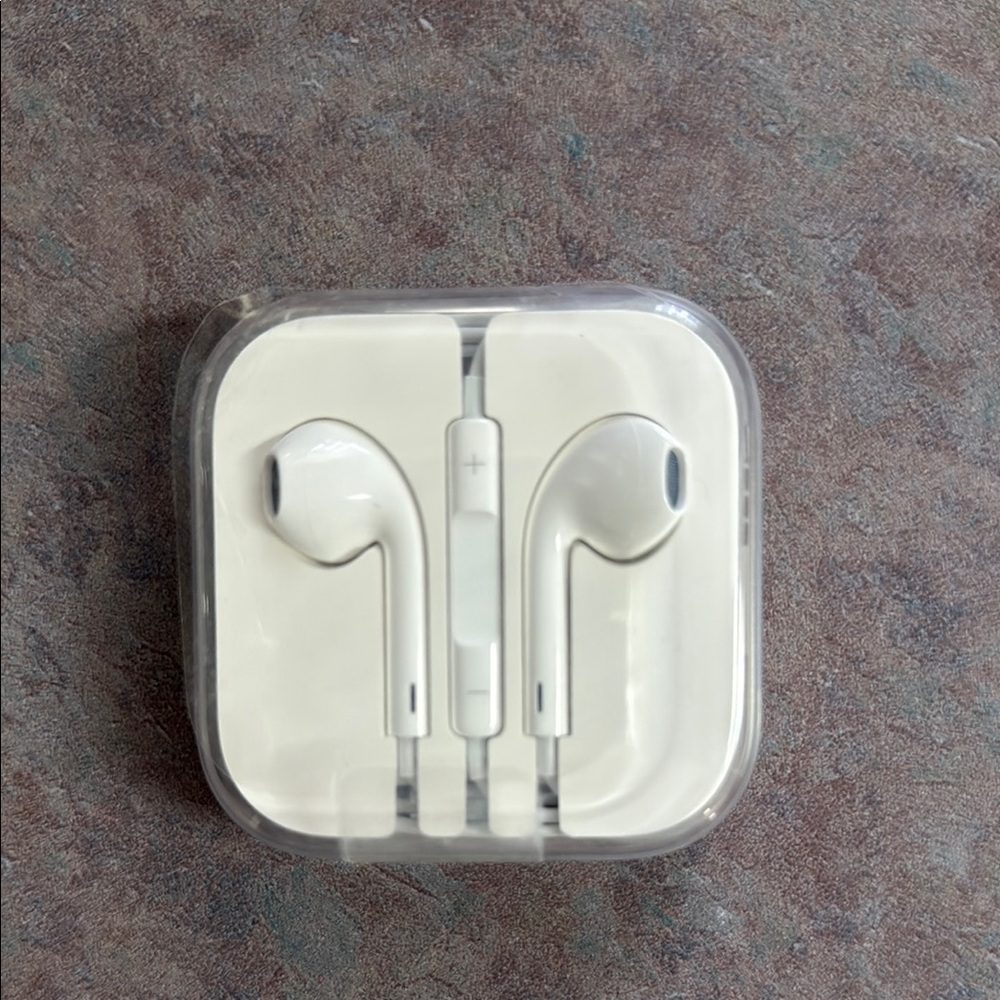 Apple White Wired Earbuds with Case